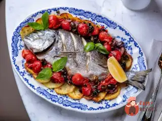 Дорада по-сицилійськи з картоплею та оливками