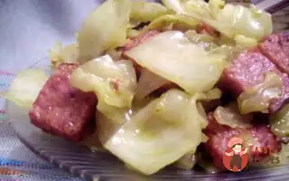 Тушкована Капуста З Салямі