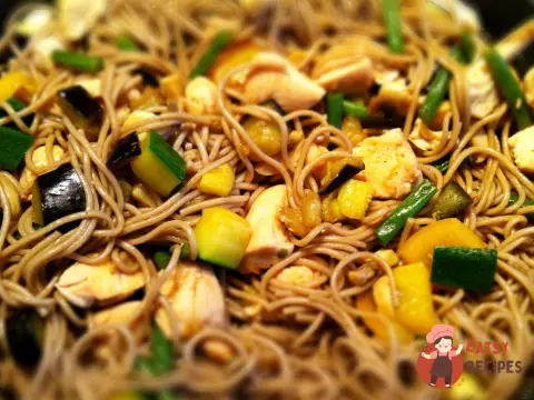 Гречана локшина з овочами та креветками