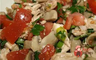 Курячий Салат З Сирими Печерицями Та Маринованою Капустою