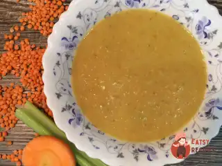 Вегетаріанський суп-пюре з сочевиці та селери