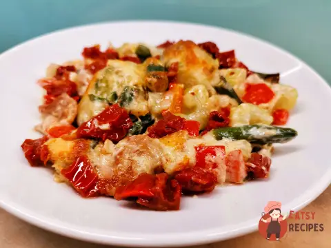 Вершкова брюссельська капуста з беконом.