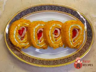 Морквяний рулет із шинкою