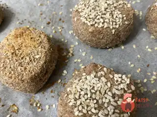 Горіхові булочки з кунжутом