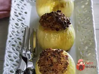 Цибуля, фарширована м'ясом з травами