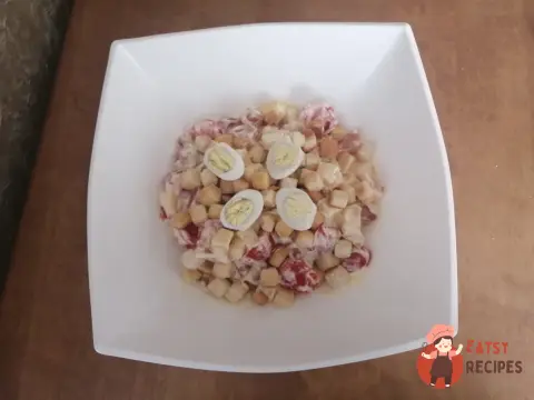 Салат з копченою куркою та пармезаном