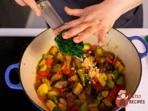 Овочеве рагу із сезонними овочами