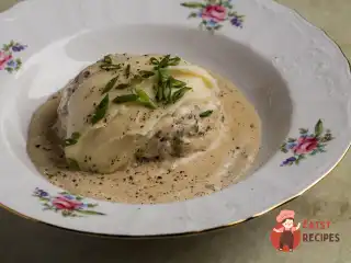 Біфштекс з перцевим соусом, заатаром та сезонними грибами