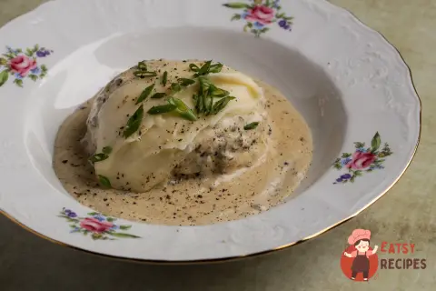 Біфштекс з перцевим соусом, заатаром та сезонними грибами