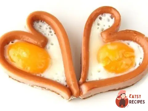 Сосиски з яйцями