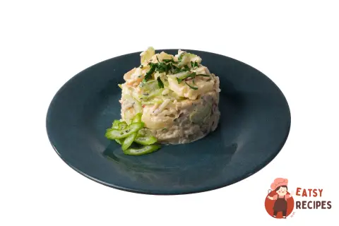 Салат з куркою та ананасом