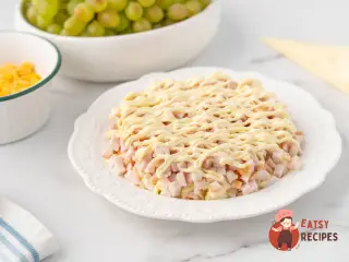 Крок 5: Салат «Виноградинка» з куркою та сиром