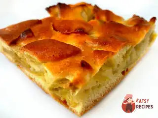 Безглютенова шарлотка з фісташками та яблуками «голден»