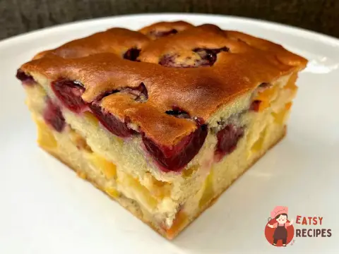 Пиріг з абрикосами, персиками та черешнею