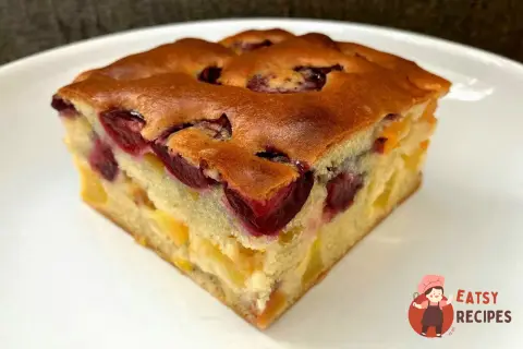 Пиріг з абрикосами, персиками та черешнею