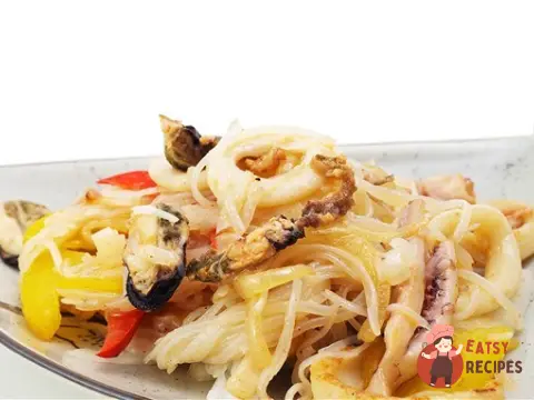 Салат з рисовою локшиною