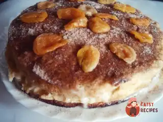 Морквяний пиріг із сухофруктами