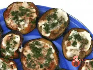 Запечені баклажани з часником та хлібною крихтою