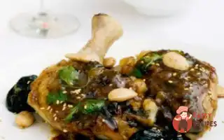 Курча З Томатами, Чорносливом, Корицею Та Вином