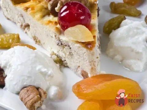 Вершкове пасха з горіхами, цукатами та цедрою