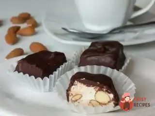 Нуга з мигдалем у шоколаді