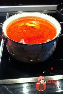 Смачний борщ на яловичому бульйоні