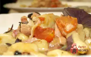 Картопляні Ньоккі (Клецьки) З Помідорами Чері Та Копченою Куркою