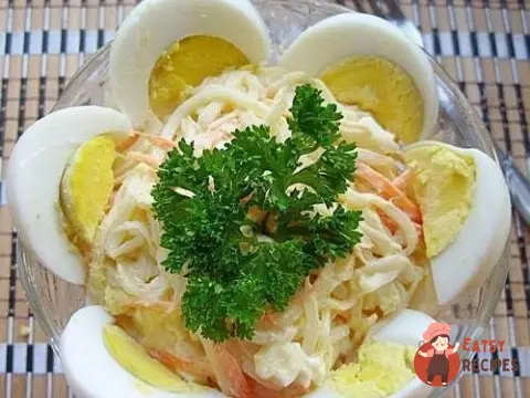 Весняний салат з дайконом та морквою