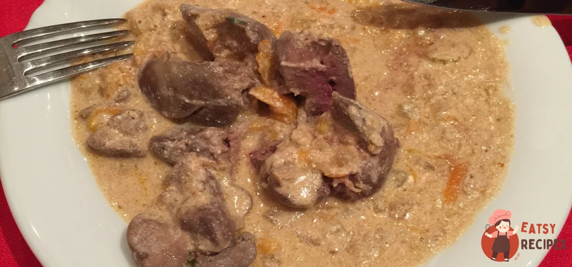 Печінка у сметанному соусі