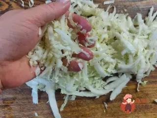 Крок 9: Пиріг з пряною куркою та пекінською капустою