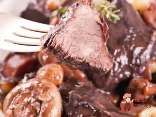 Яловичина по-бургундськи з коньяком