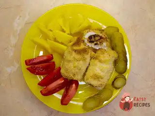 Курячі рулетики з чорносливом у духовці