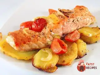 Форель запечена з картоплею