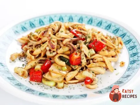 Салат з курки з грибами та селерою
