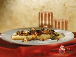 Омлет з лисичками та зеленню