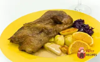 Смажена Качка З Картоплею Та Соусом