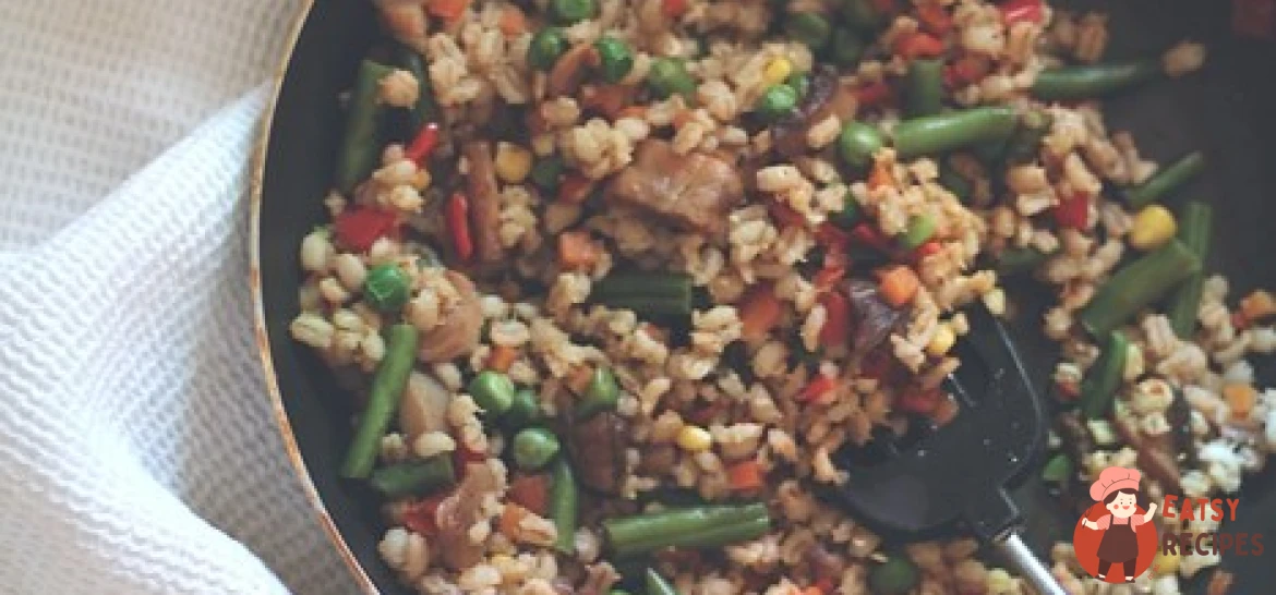 Перловка з лісовими грибами та овочами