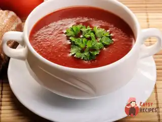 Томатний суп із цибулею