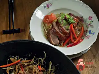 Локшина з качиною грудкою