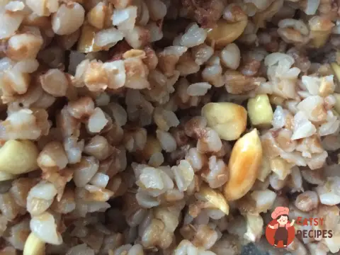 Гречка з арахісом