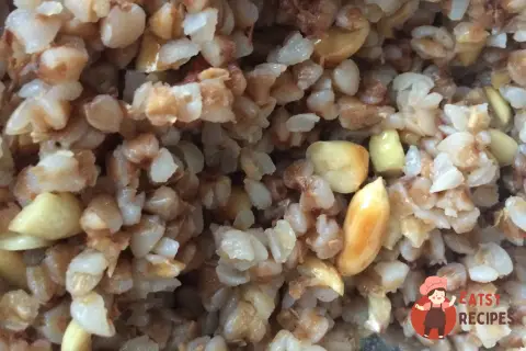 Гречка з арахісом