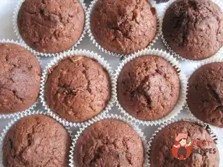 Шоколадно-бананові кекси з родзинками