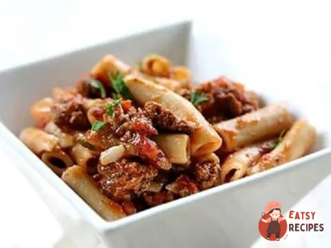 Макарони з тушонкою по-сільському