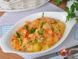 Кабачки з рисом, морквою та курячою грудкою