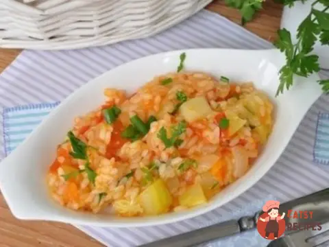 Кабачки з рисом, морквою та курячою грудкою