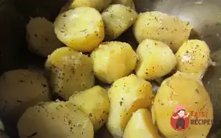 Варена Молода Картопля З Петрушкою Та Оливковою Олією