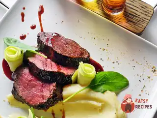 Ростбіф з соусом із портвейну