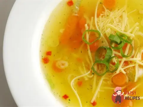 Китайський суп з локшиною