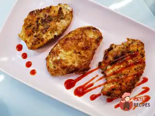 Шніцель з індички з сиром пармезан