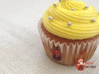 Лимонні капкейки із сирним кремом